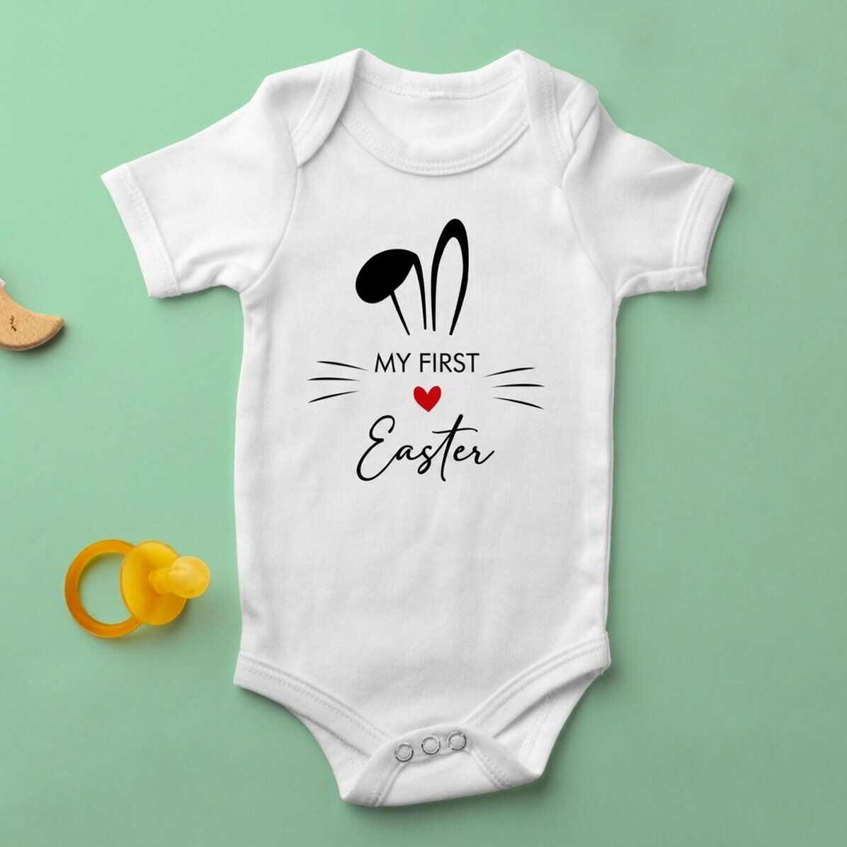 Personalisierter Baby-Body mit Botschaft – First Easter