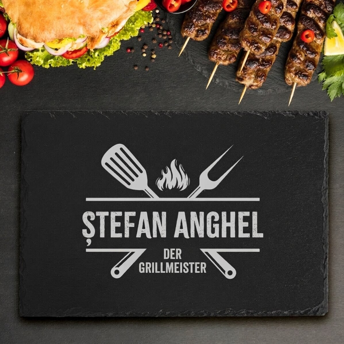 Individuell gravierte Schieferplatte mit Text – Der Grillmeister