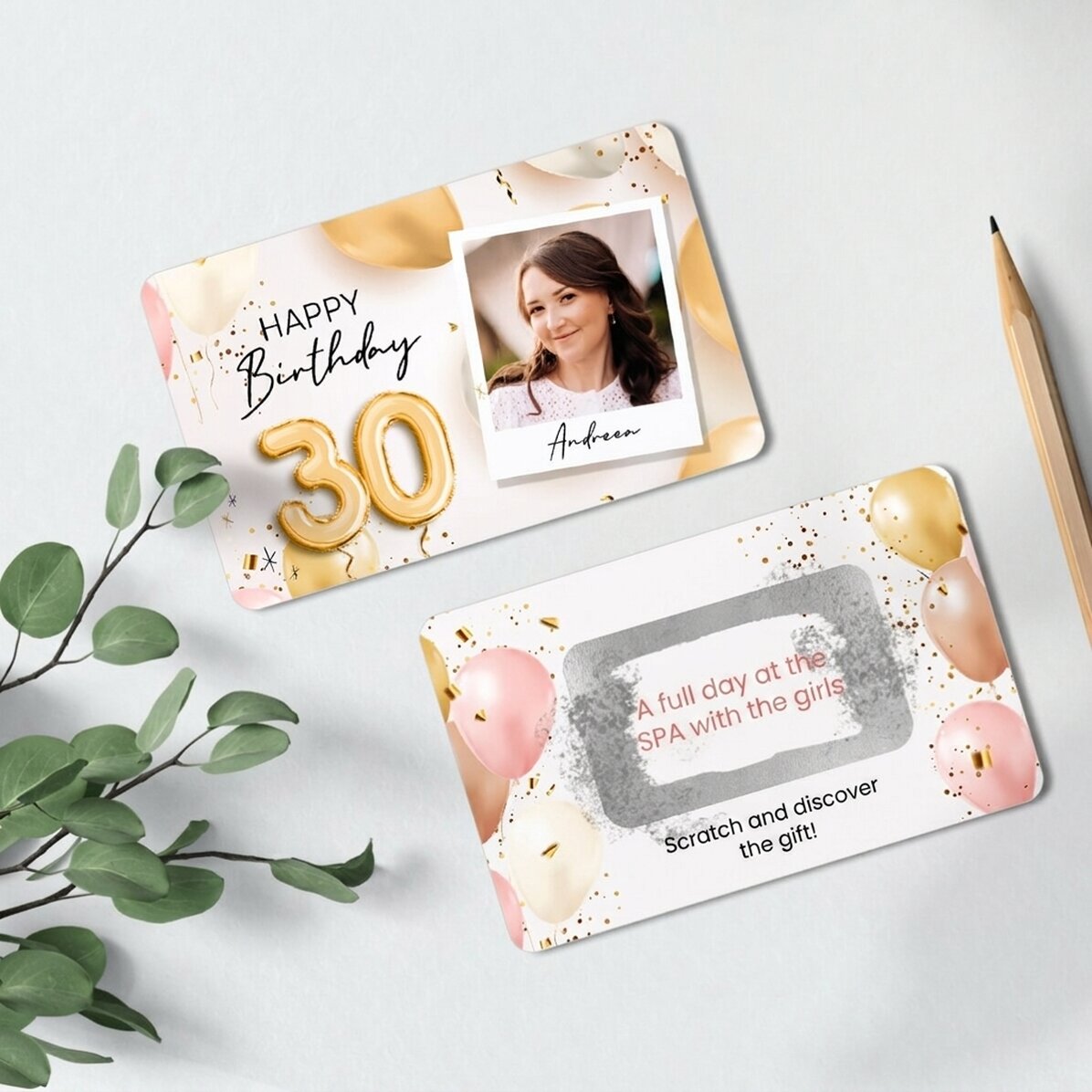 Individuell gestaltete, beidseitig abkratzbare Aluminiumkarte mit Foto und Botschaft – Happy Birthda