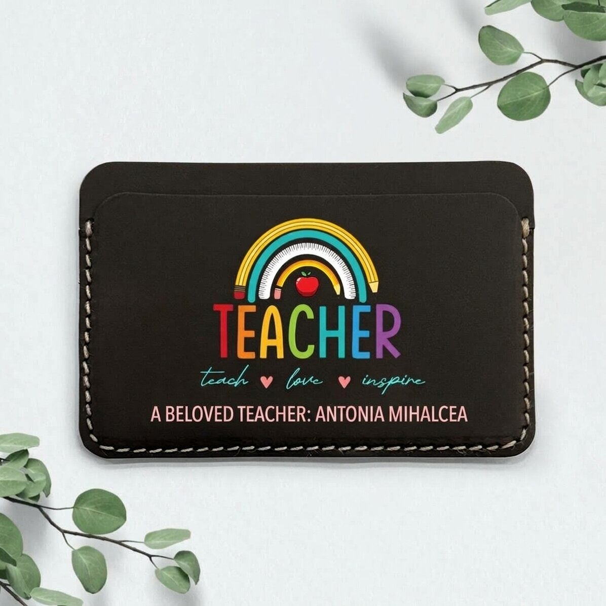 Personalisierte, farbige Lederbrieftasche mit Schriftzug – Teacher