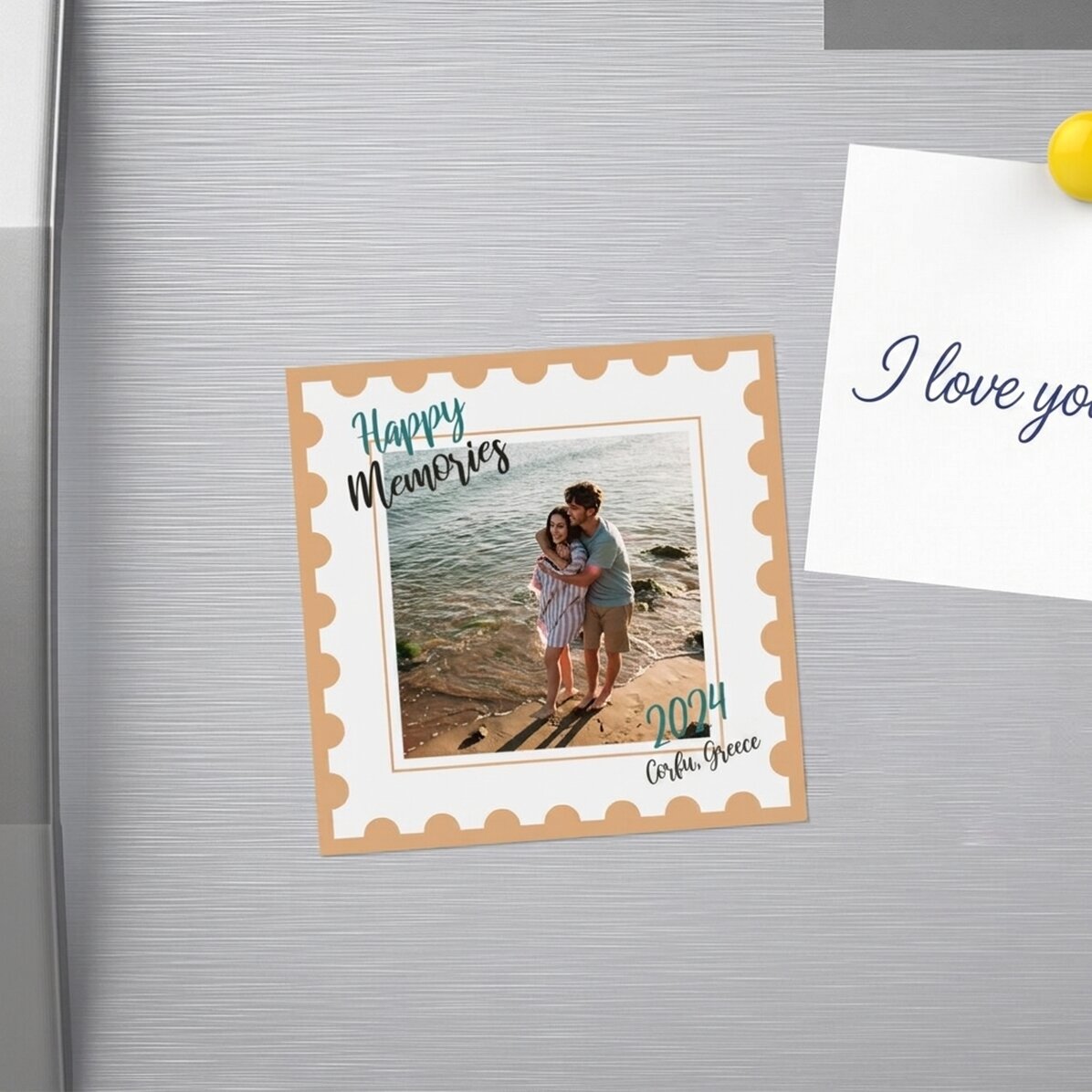 Individuell gestalteter Magnet (10 x 10) mit Foto und Text – Happy Memories