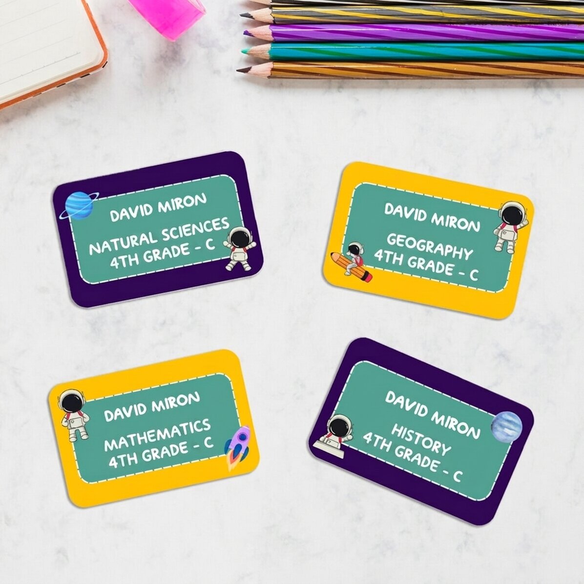 Set mit 8 personalisierten Aufklebern (selbstklebende Etiketten) für die Schule – Cosmos