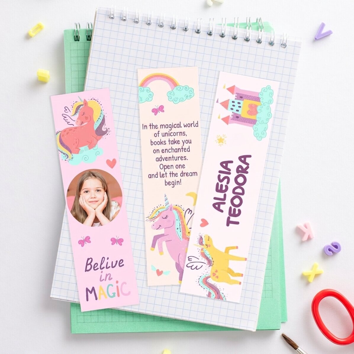 Set mit 3 personalisierten Lesezeichen mit Foto, Namen und Text – Einhörner