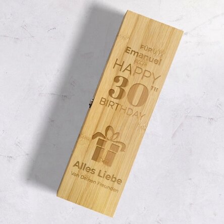 Weinkiste aus Bambus mit Zubehör, individuell mit einer Botschaft gestaltet – Happy Birthday Gift