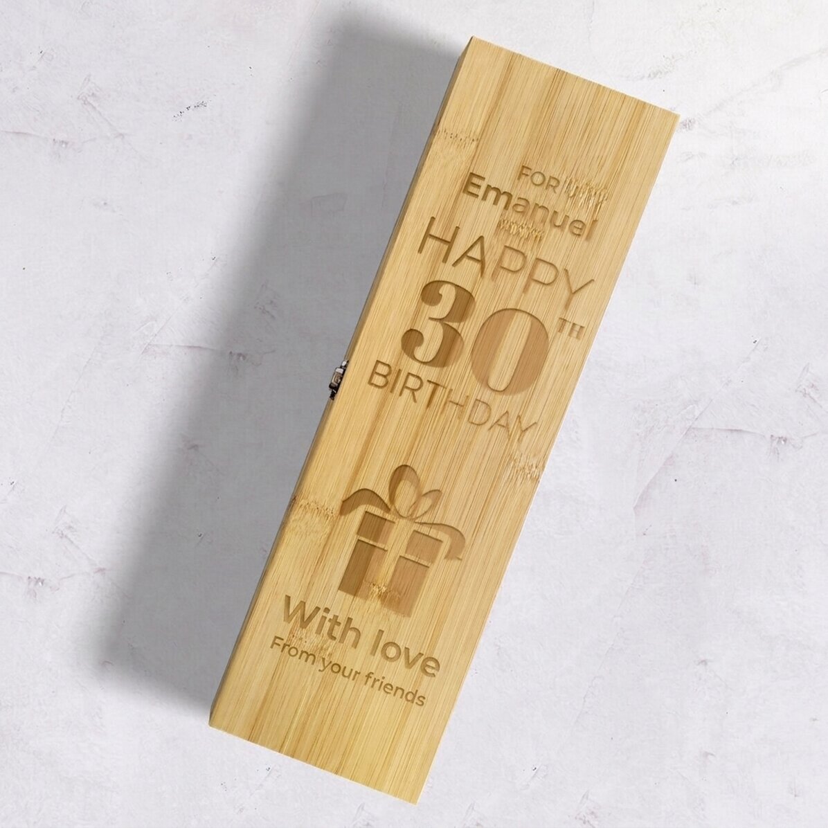 Weinkiste aus Bambus mit Zubehör, individuell mit einer Botschaft gestaltet – Happy Birthday Gift