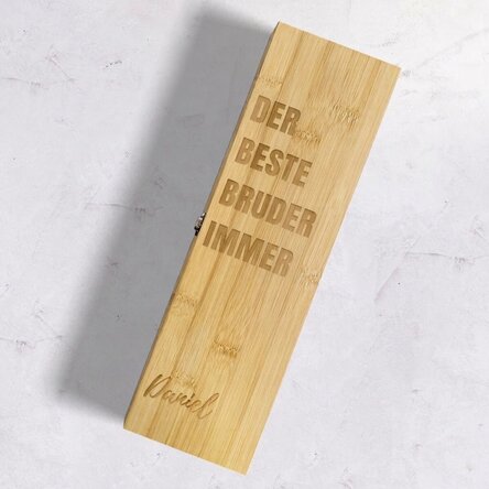 Weinkiste aus Bambus mit Zubehör, individuell gestaltet mit der Aufschrift „the best brother ever“