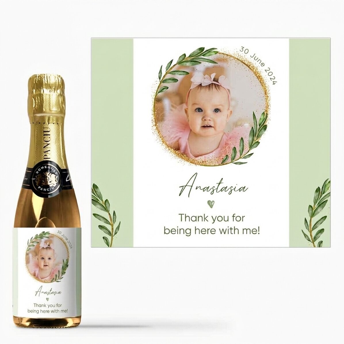 Kleine Sektflasche, individuell gestaltet mit einem Foto und einem Text – Taufgeschenk