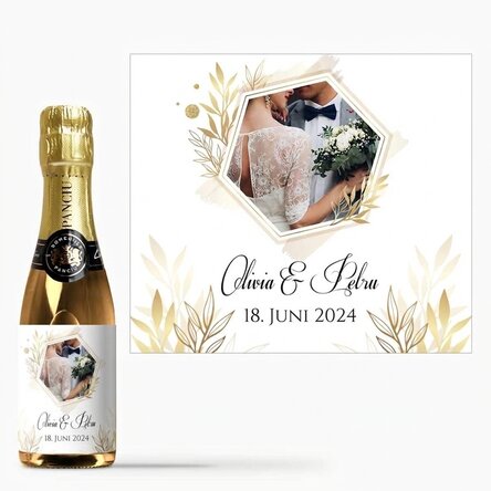 Kleine Sektflasche als personalisiertes Geschenk mit Foto und Text – Ein besonderer Moment