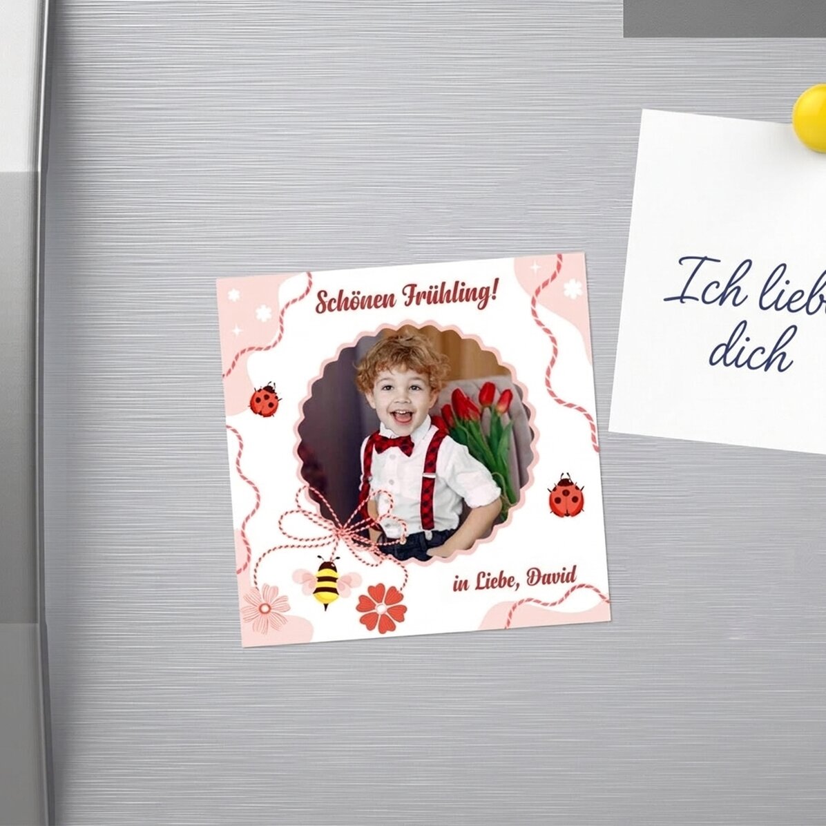 Individuell gestalteter Magnet (10 x 10) mit Foto und Text – 1. März