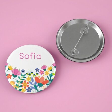 Personalisiertes Button mit Text – Blumen