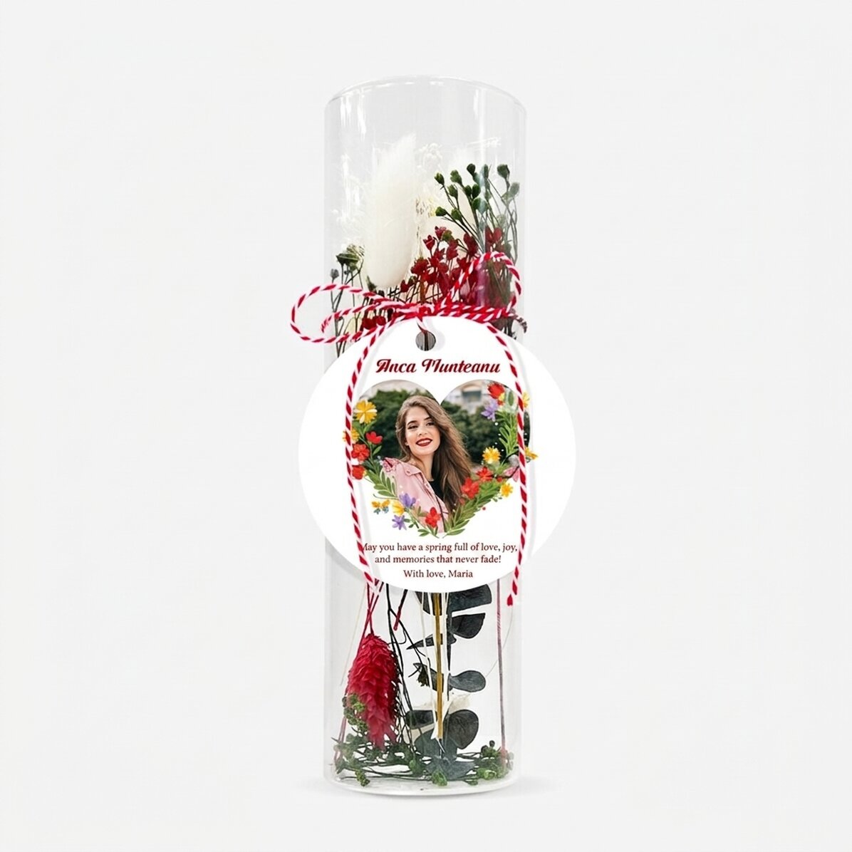 Martisor-Ornament aus Glas mit konservierten Blumen, individuell gestaltet mit einer Botschaft und e