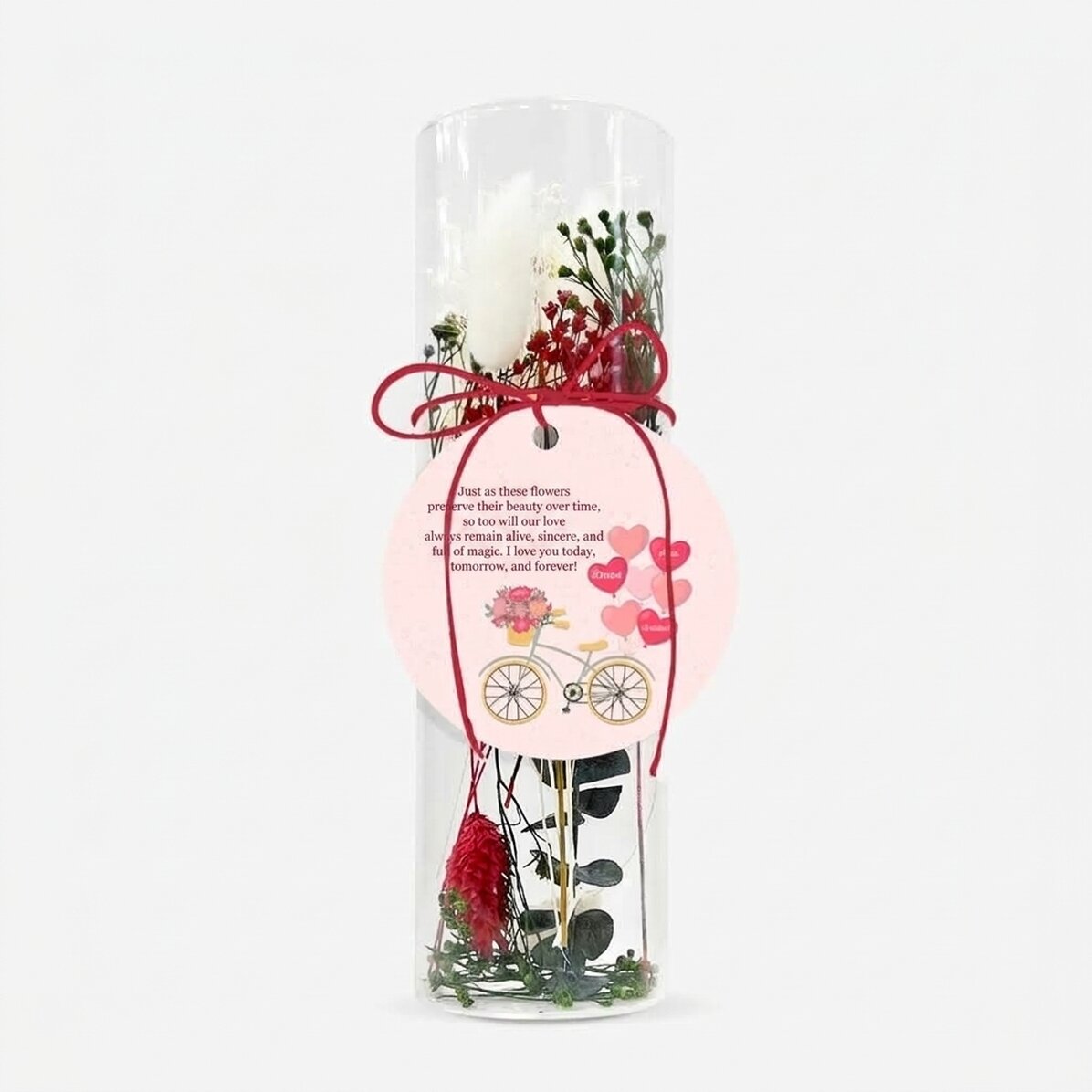 Glasornament mit konservierten Blumen, individuell mit dem Text „Liebe“ versehen