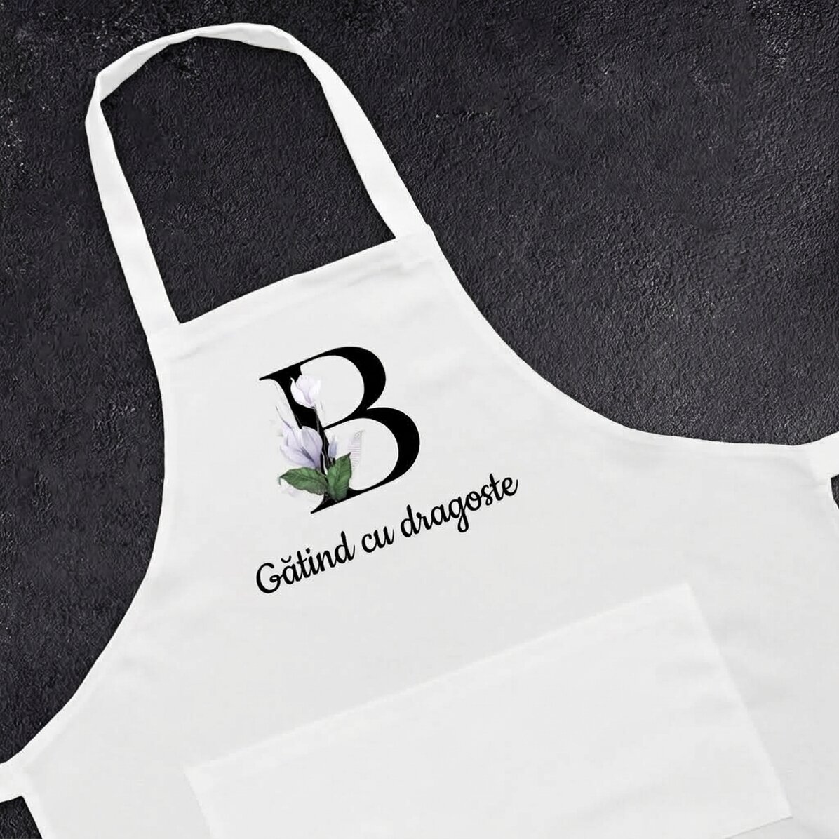 Individuell gestaltete Schachtel mit Initiale und Botschaft – Floral