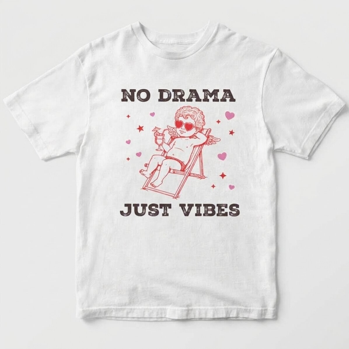 Personalisiertes Baumwoll-T-Shirt – No drama, just vibes
