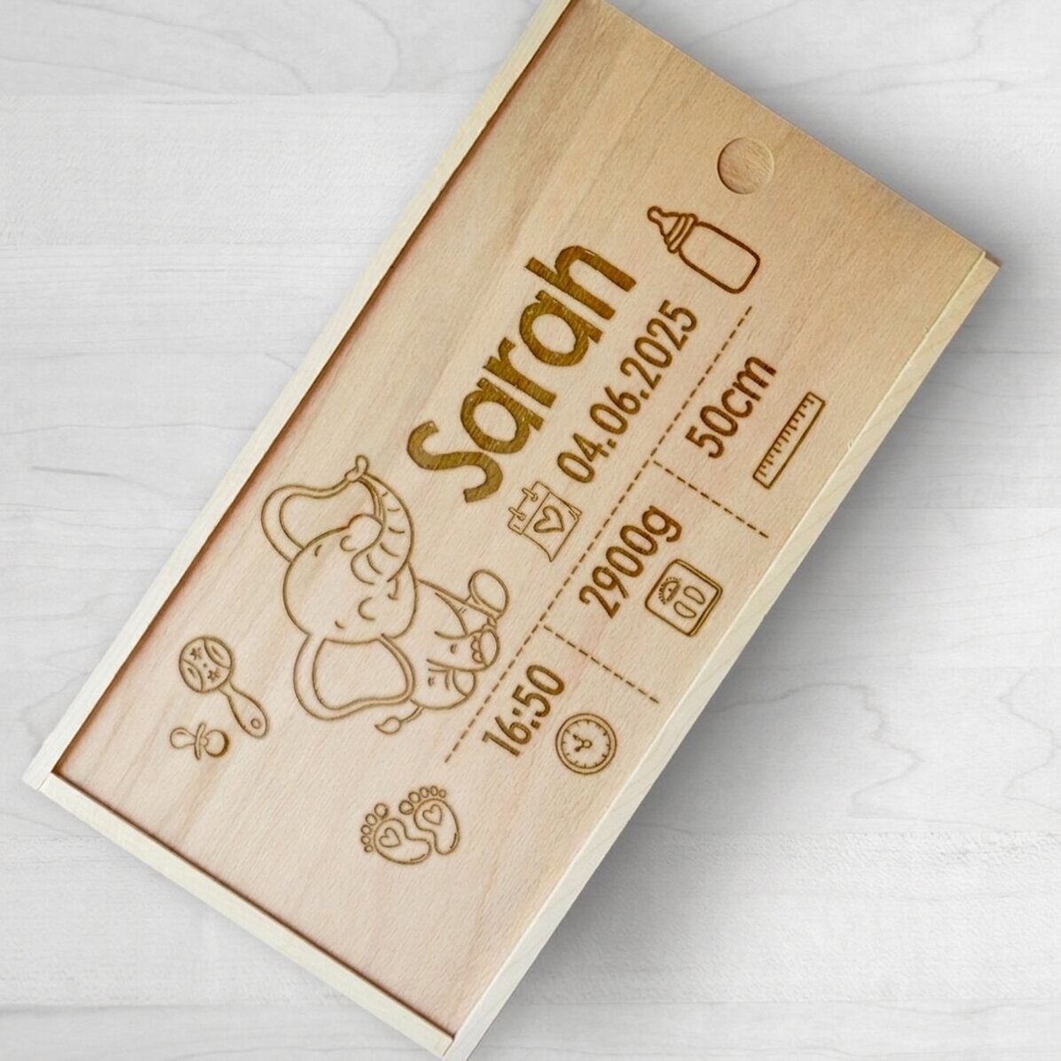 Personalisierte Geschenkbox aus Holz mit Aufdruck – Neugeborene