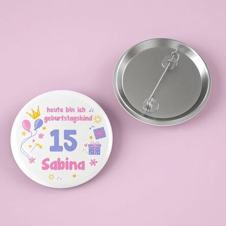 Personalisiertes Button mit Botschaft – „It's my birthday“