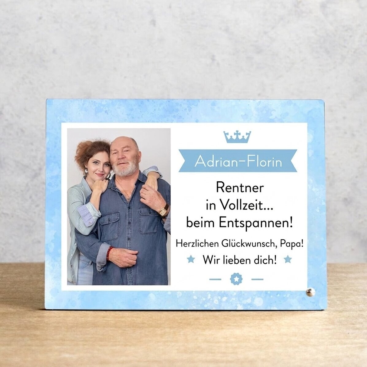 Personalisierter Fotorahmen für den Schreibtisch mit einem Foto und einer Botschaft – Im Ruhestand