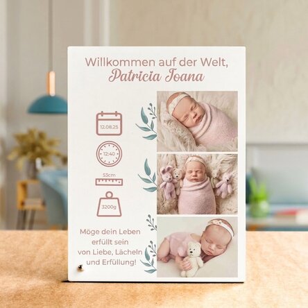 Personalisierter Fotorahmen für den Schreibtisch mit Text und 3 Fotos – Willkommen auf der Welt