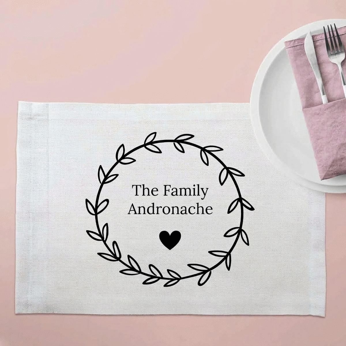 Personalisierter Tellerhalter mit Text – Herz