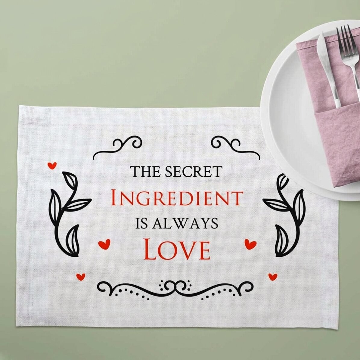 Individuell gestalteter Tellerhalter mit Schriftzug – Love