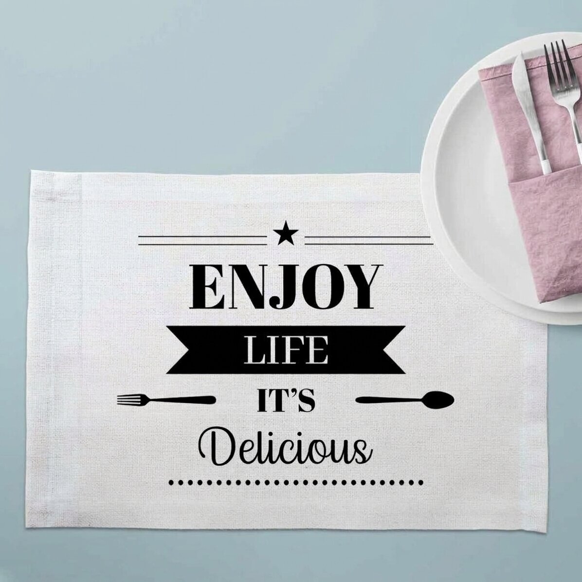 Personalisierter Tellerhalter mit Text – Delicious