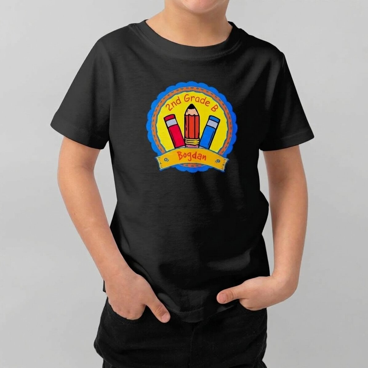 Personalisiertes Baumwoll-T-Shirt für Kinder mit Aufdruck – School Badge