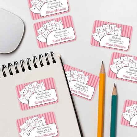 Set mit 8 individuell gestalteten Aufklebern (selbstklebende Etiketten) mit Text – Kitty