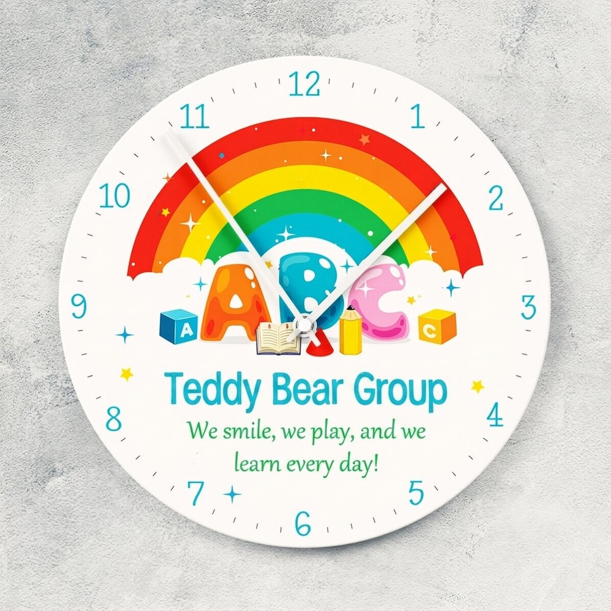 Personalisierte Uhr mit Text – Kindergarten