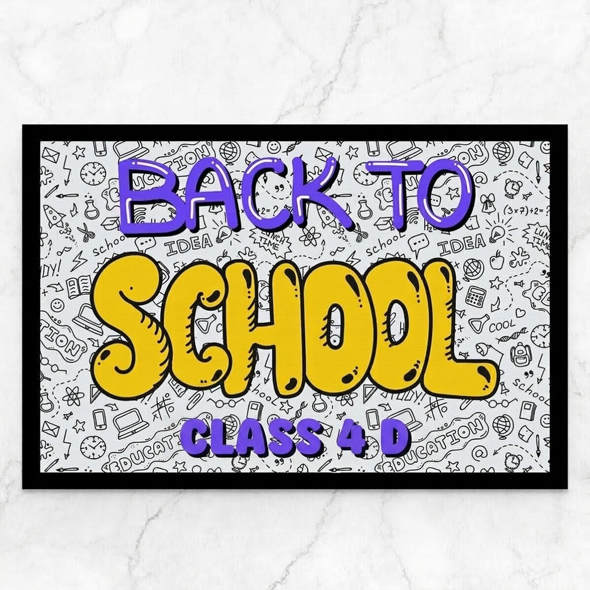 Individuell gestaltete Eingangsmatte mit Text – Back to School