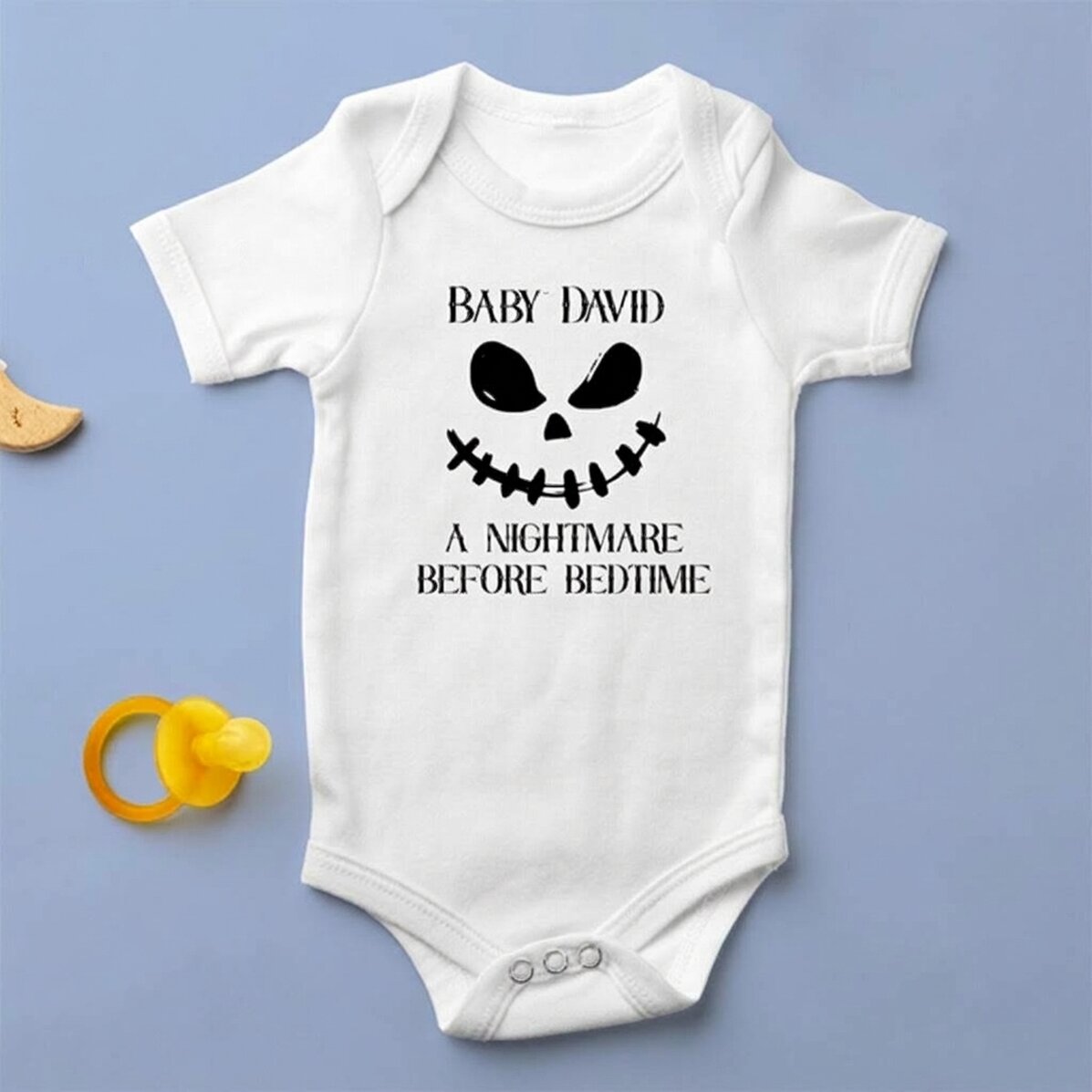 Personalisierter Baby-Body mit Aufdruck – Nightmare
