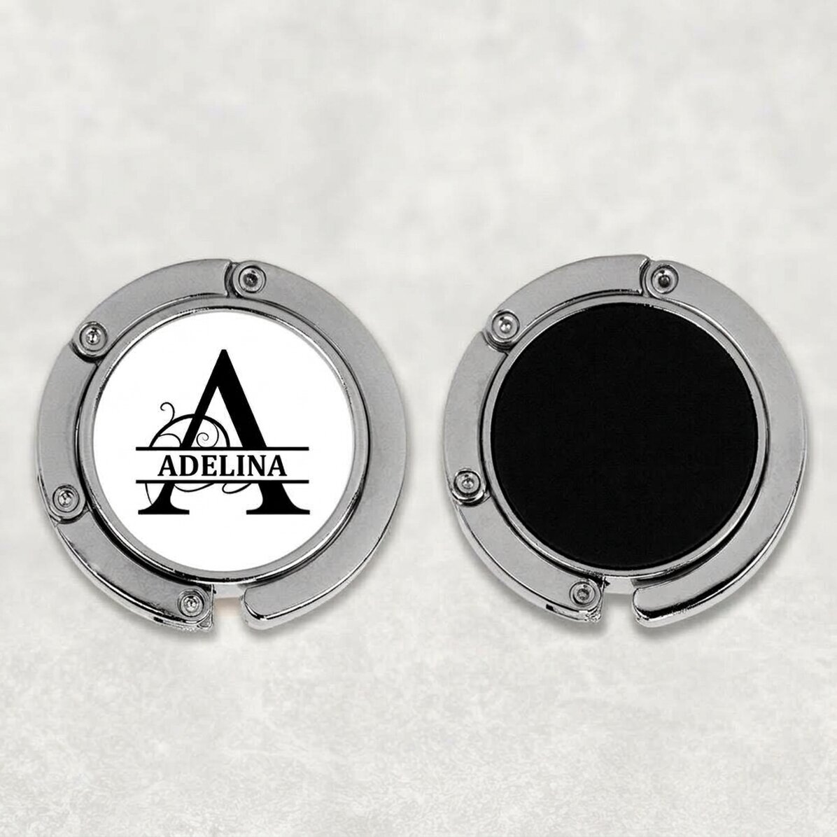 Tischtaschenhalter, individuell gestaltet mit Monogramm und Namen