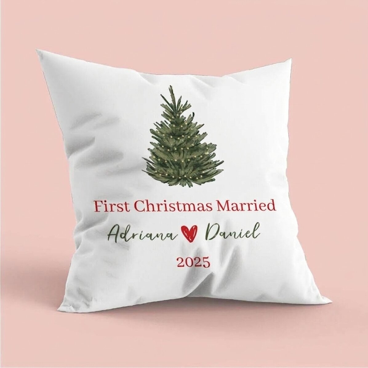 Personalisiertes Kissen mit Botschaft – First Christmas Married