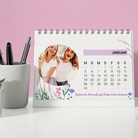 Personalisierter Tischkalender mit Fotos und Text – Floral