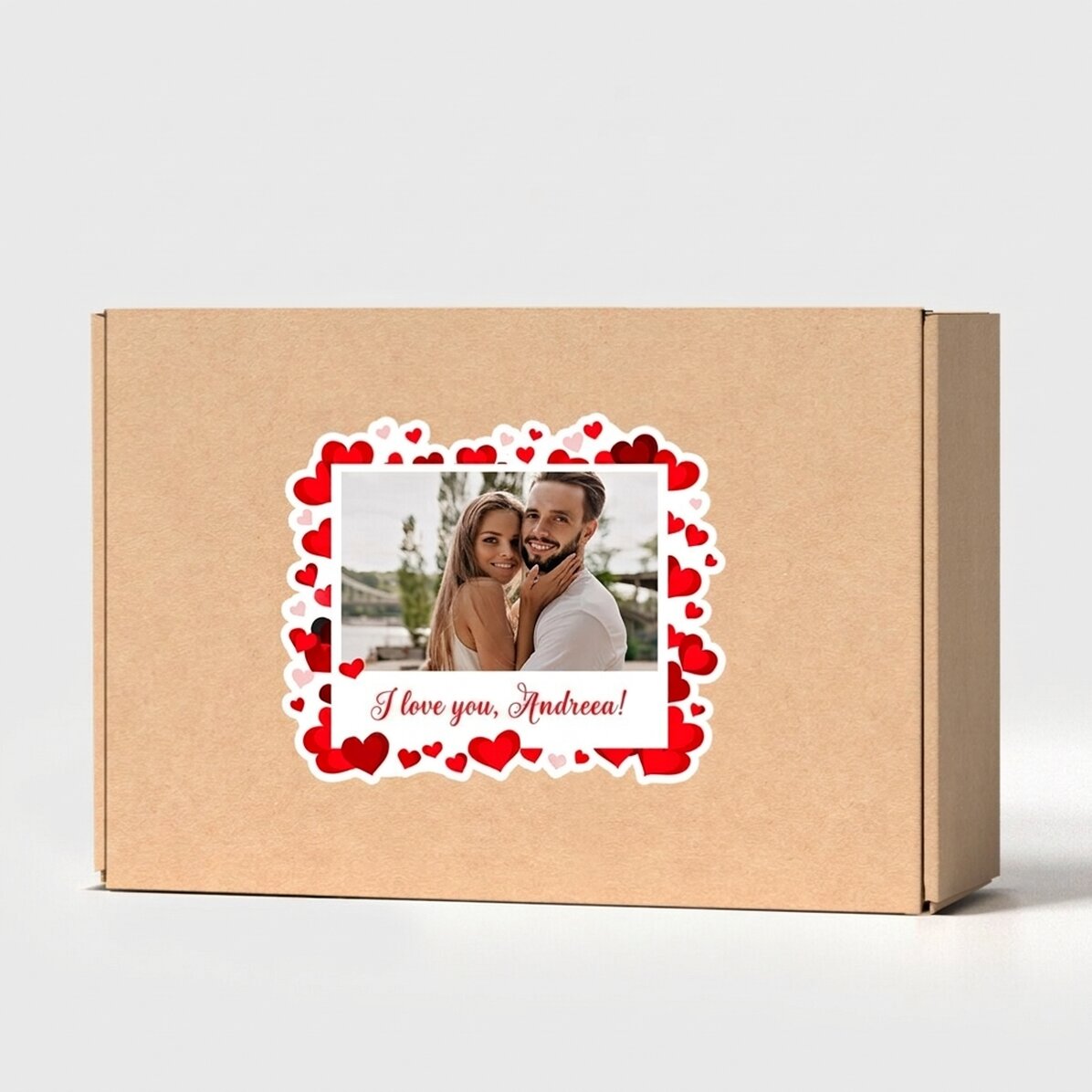 Individuell gestaltete Bastelschachtel mit Aufkleber – Love