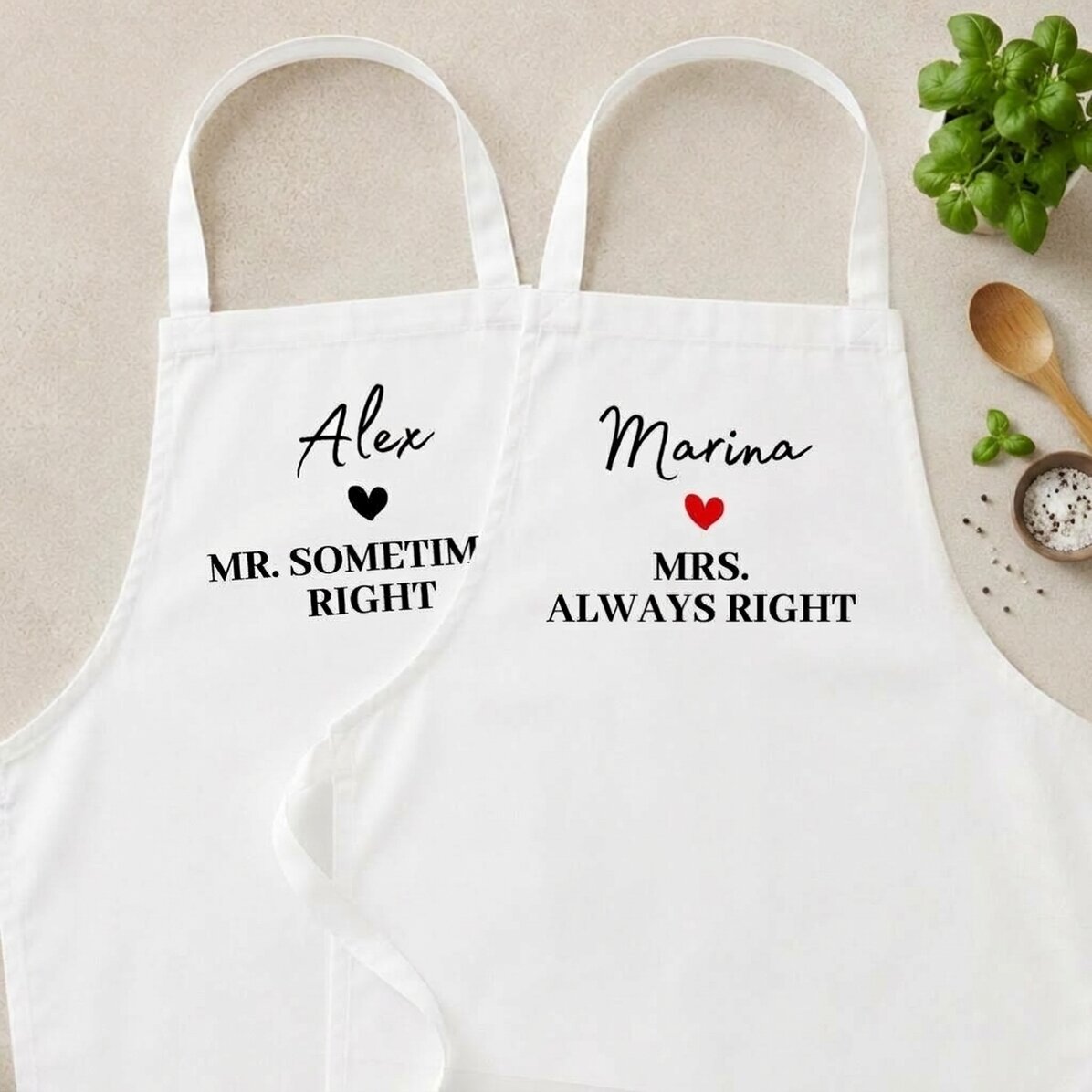 Individuell gestaltete Schürzen für Paare – Mrs & Mr Right