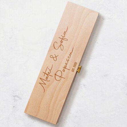 Personalisierte Weinkiste mit Text