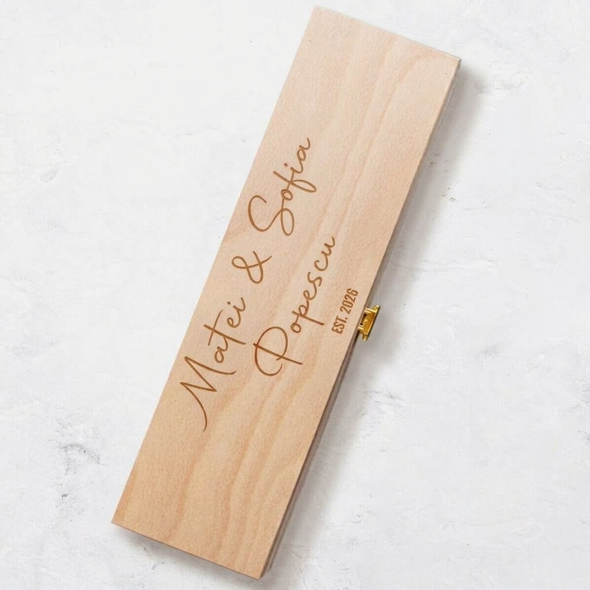 Personalisierte Weinkiste mit Text