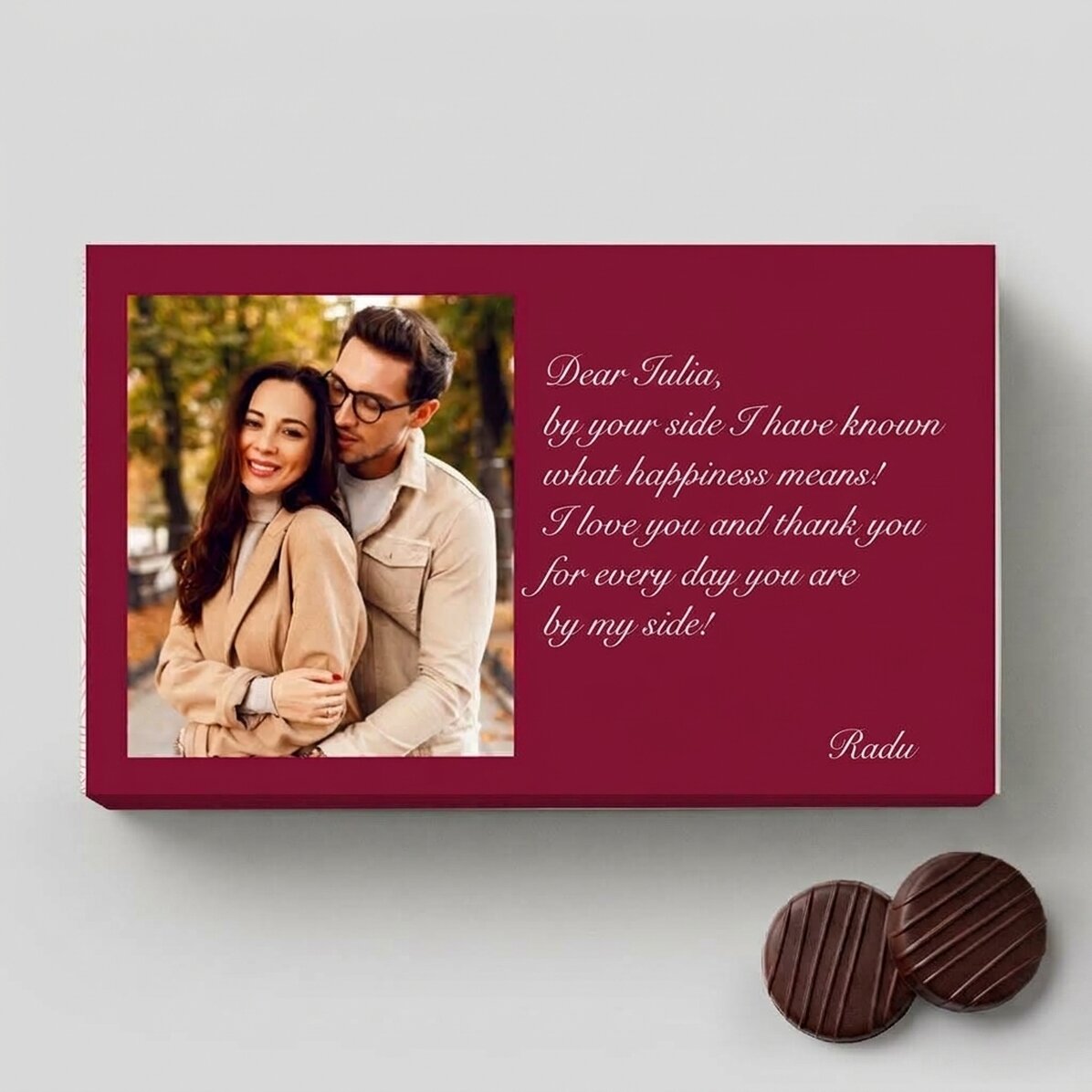 Schachtel mit Pralinen mit Cremefüllung, individuell gestaltet mit einem Foto und einer Botschaft