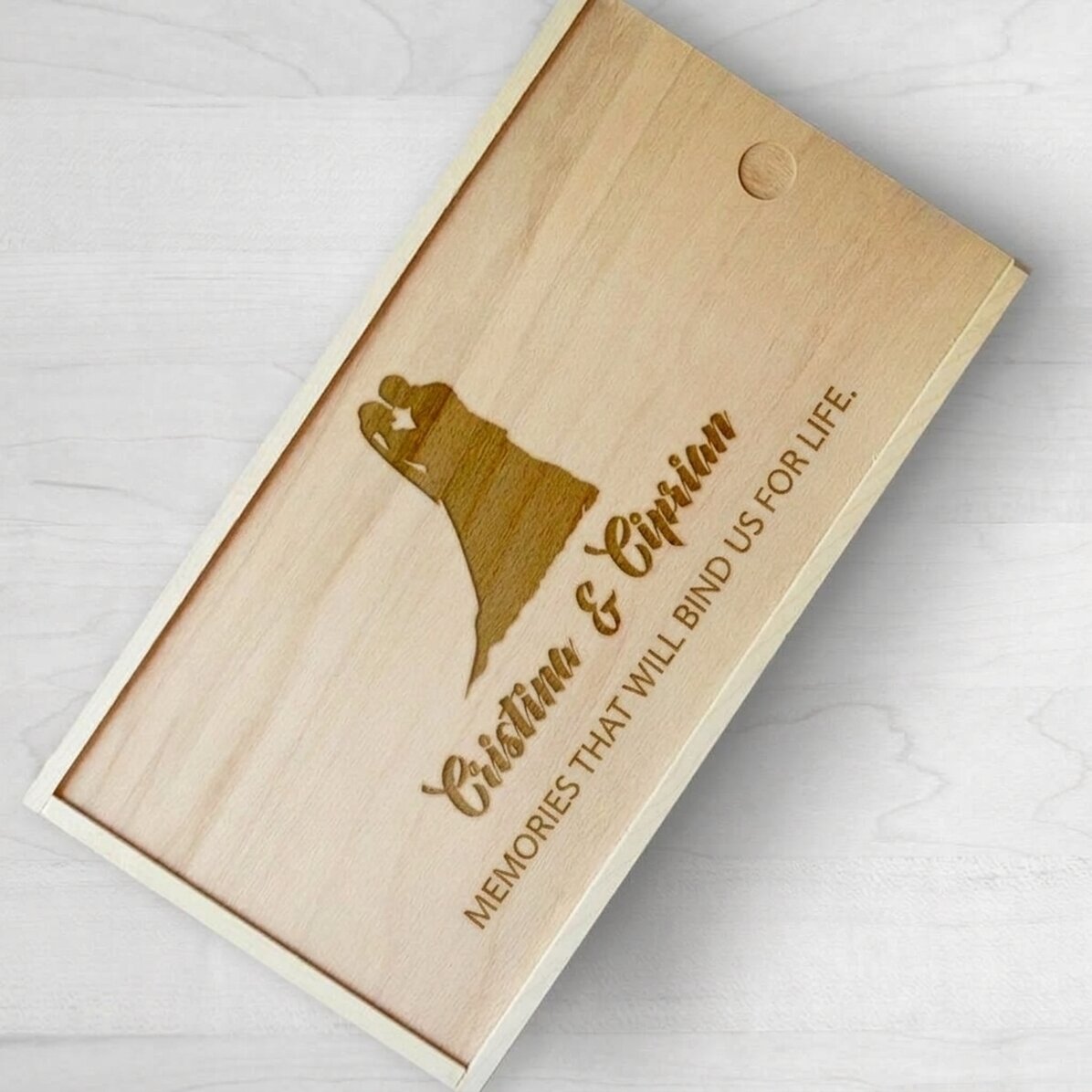 Personalisierte Geschenkbox aus Holz – Unsere Erinnerungen