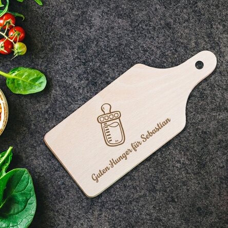 Individuell gestaltetes Mini-Schneidebrett – Babyflasche