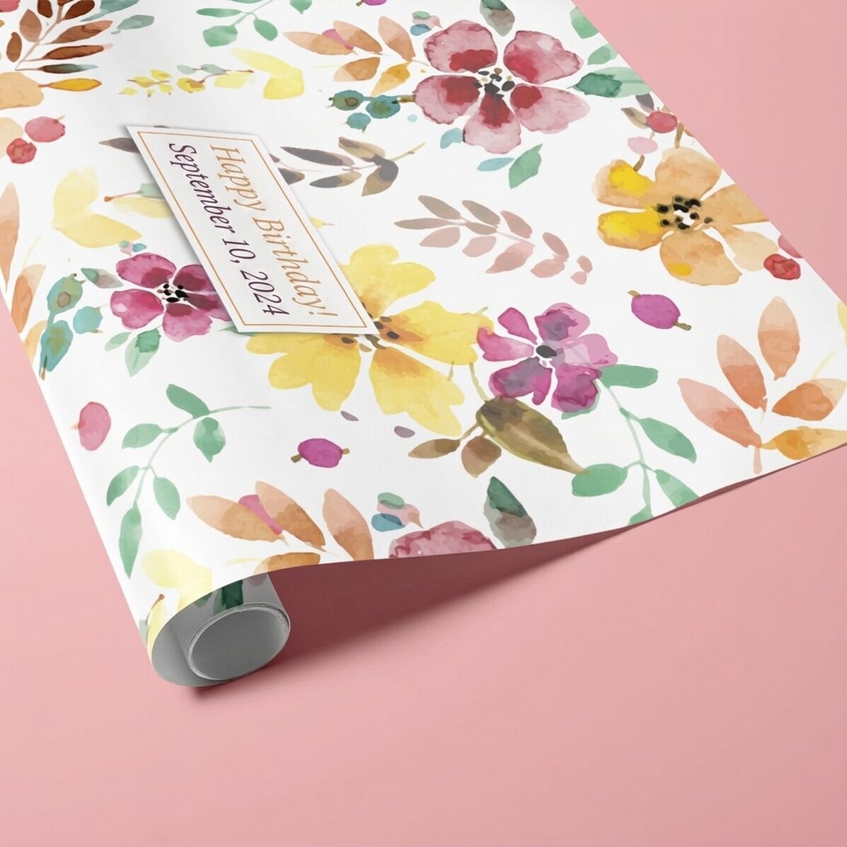 Individuell gestaltetes Geschenkpapier – Blumenmuster mit Text in einem Rahmen
