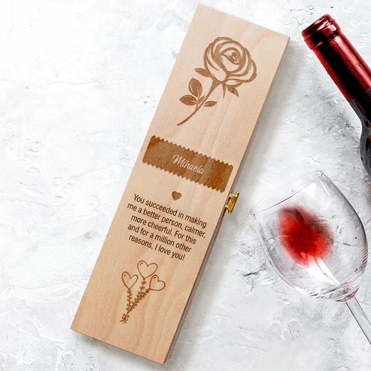 Personalisierte Weinkiste – Die Rose der Liebe