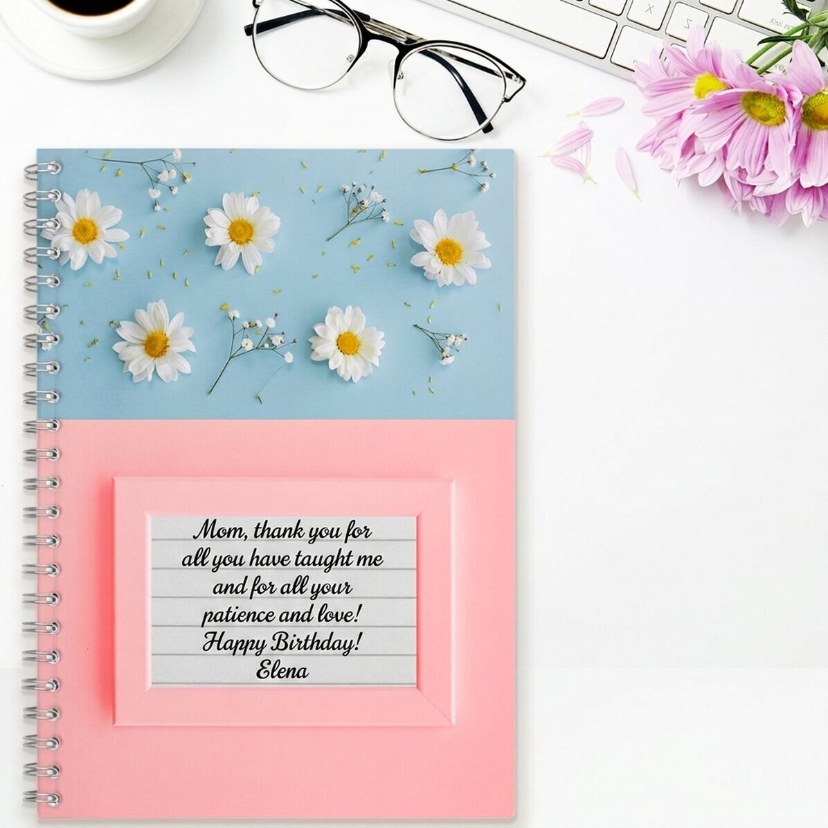 Personalisiertes Notizbuch mit Text – Gänseblümchen