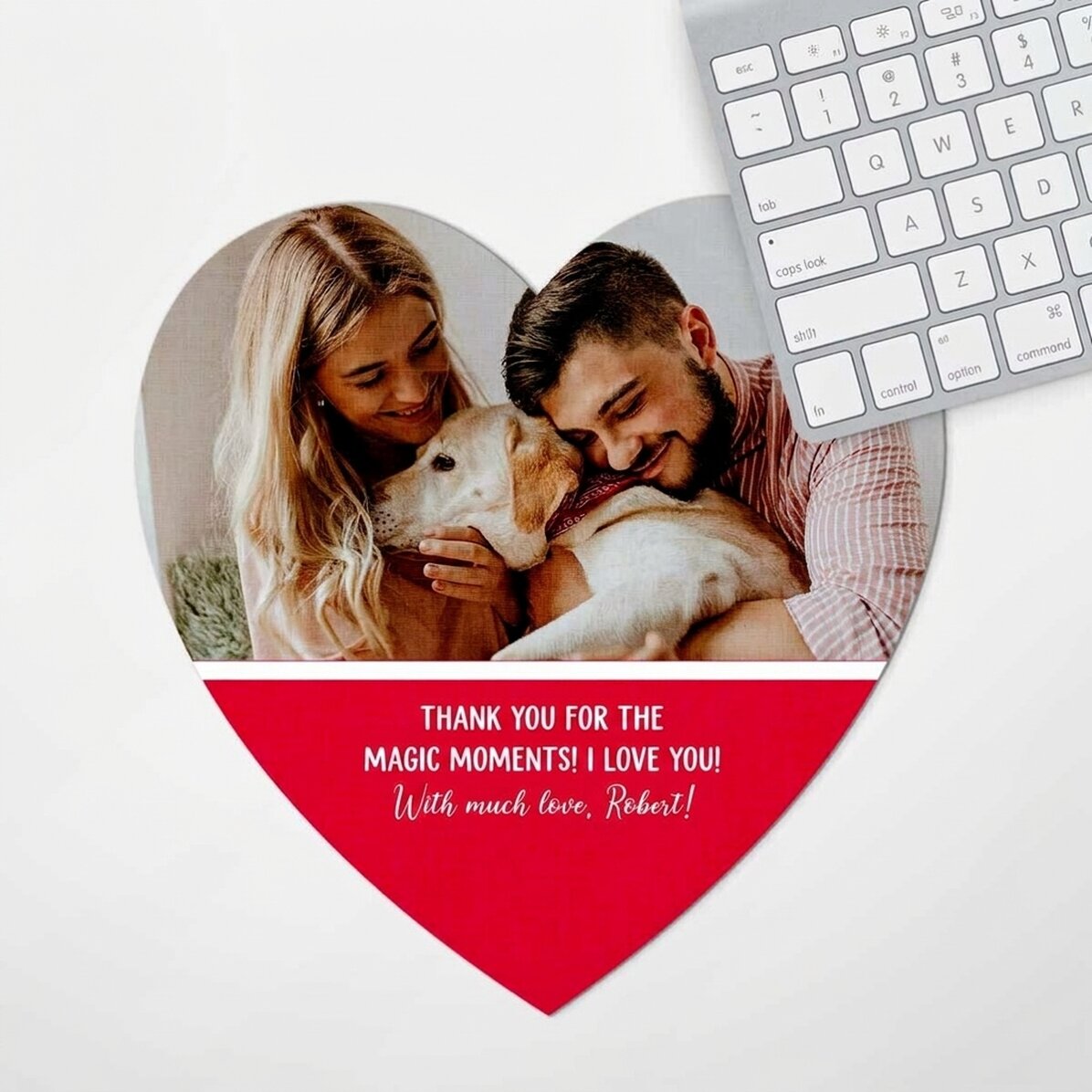 Individuell gestaltetes Mauspad in Herzform mit Foto und Text