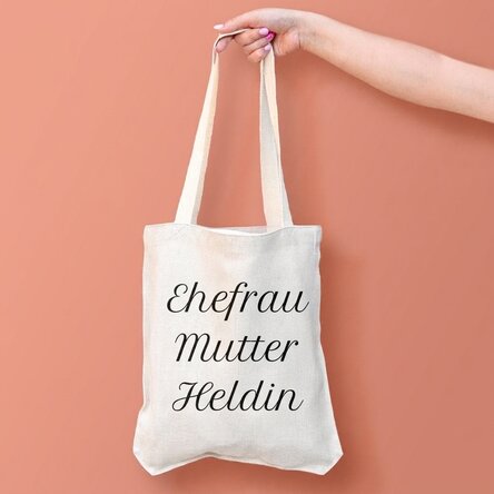 Personalisierte Tasche mit Aufdruck – Ehefrau, Mutter, Heldin.