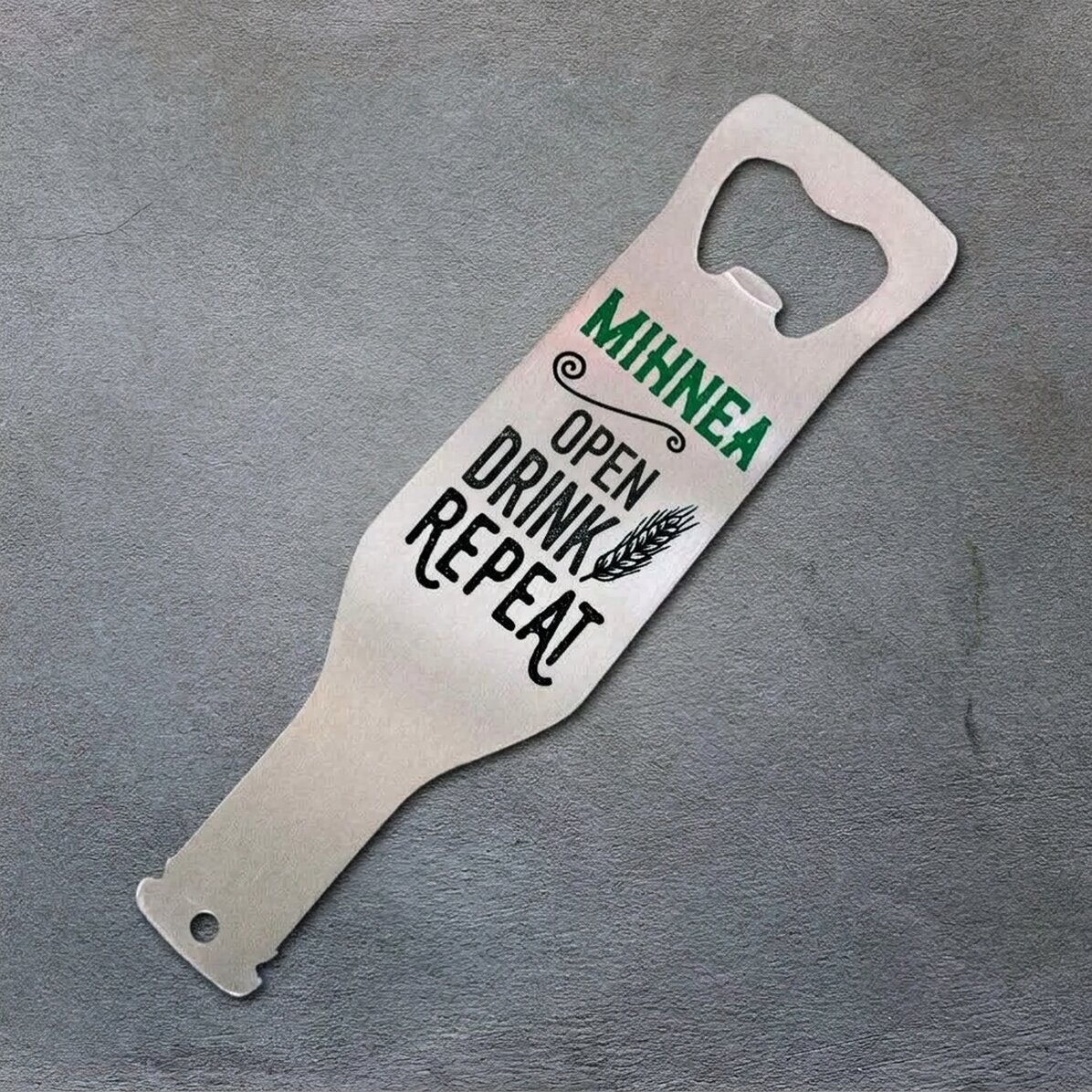 Personalisierter Bieröffner – Drink Open Repeat
