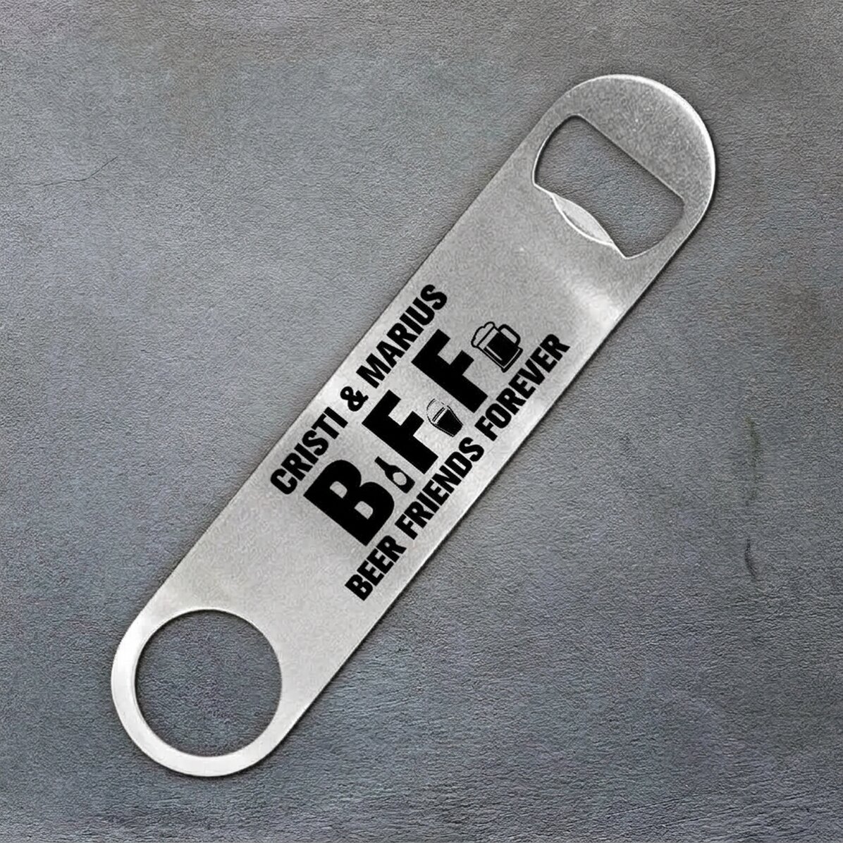 Personalisierter Bieröffner mit Schriftzug – BFF