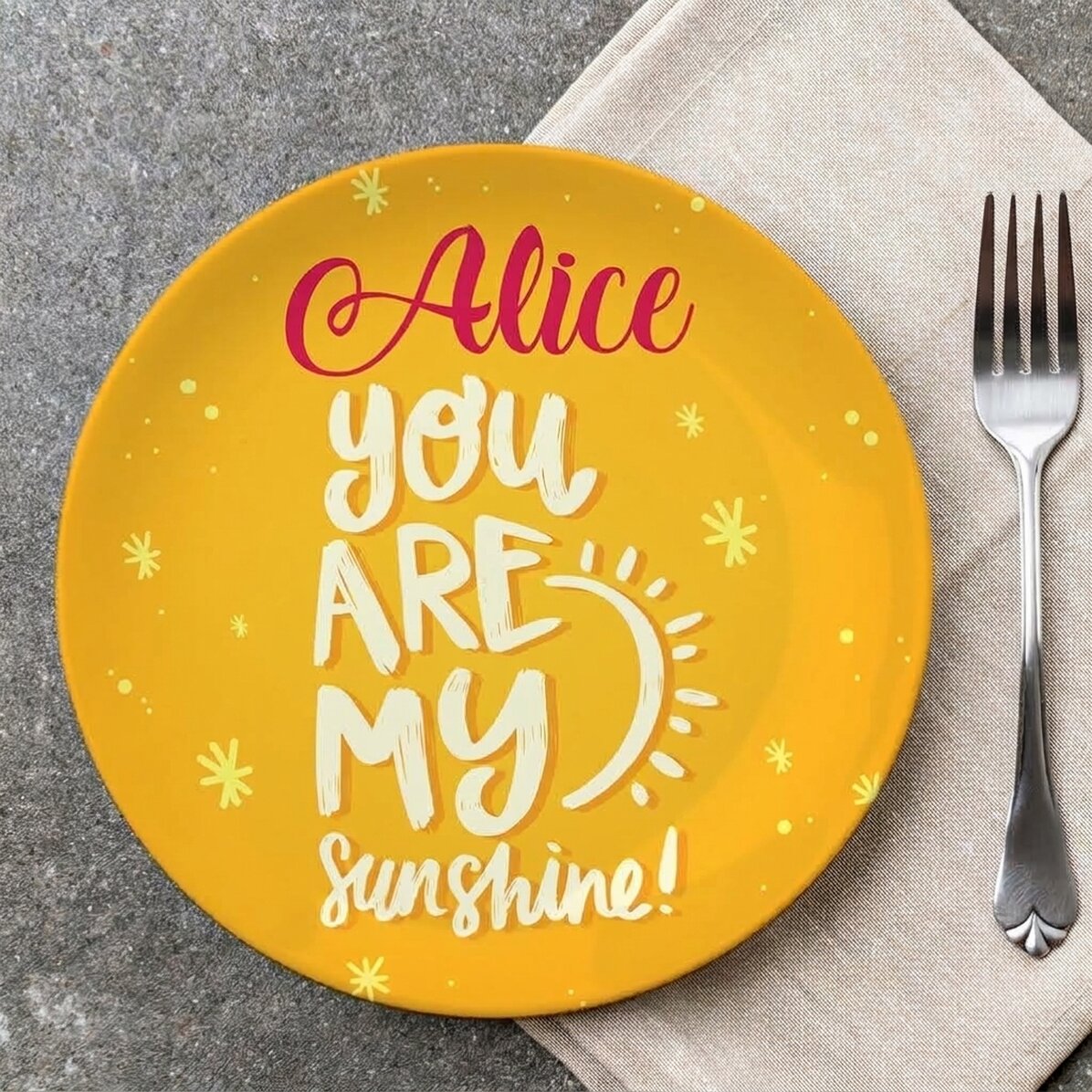Personalisierter Teller mit Schriftzug – „You are my sunshine“
