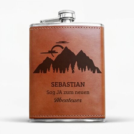 Personalisierte, mit Leder ummantelte Taschenflasche – Adventure Time