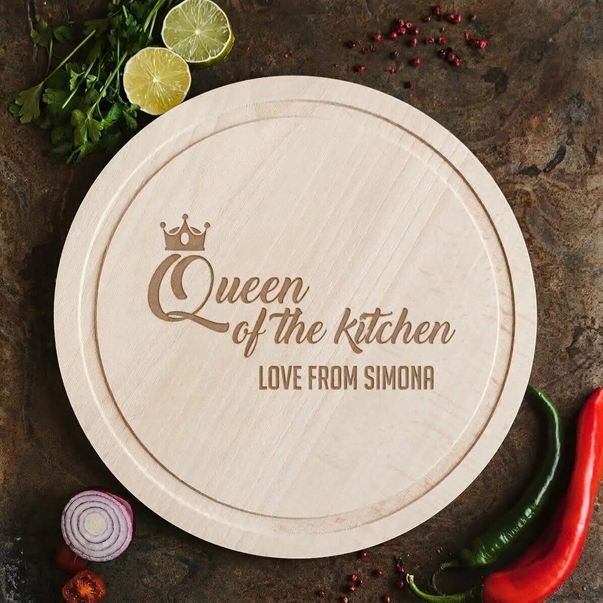 Individuell gestalteter runder Schneideblock – Queen of the Kitchen